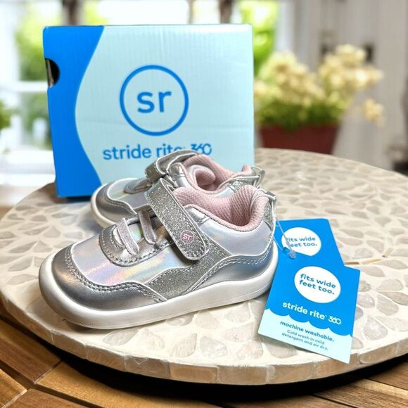 Stride Rite  Notchah Silver Sneakers Toddler Girls Size 5M Wide Fit NIB - Picture 2 of 12